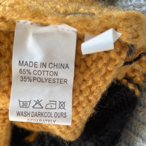 Color Block Sweater - Picture 6 of 6